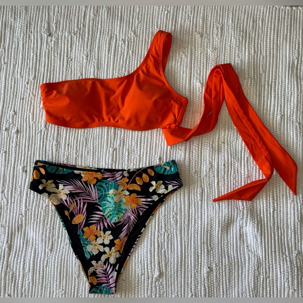 CUPSHE Women's One Shoulder Knotted Bikini Set